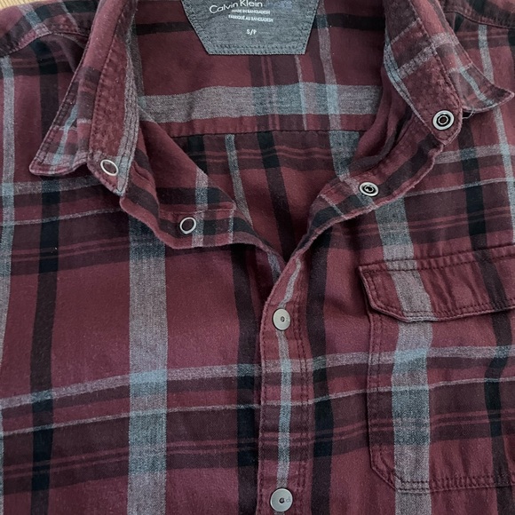 Calvin Klein snap button down collared shirt size small - Picture 3 of 4